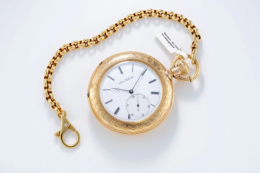 Pocket Watch with Fully Engraved Case in 18k Yellow Gold