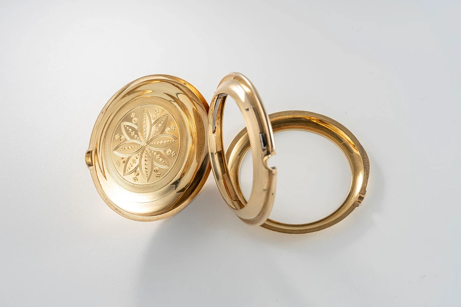 Pocket Watch with Fully Engraved Case in 18k Yellow Gold