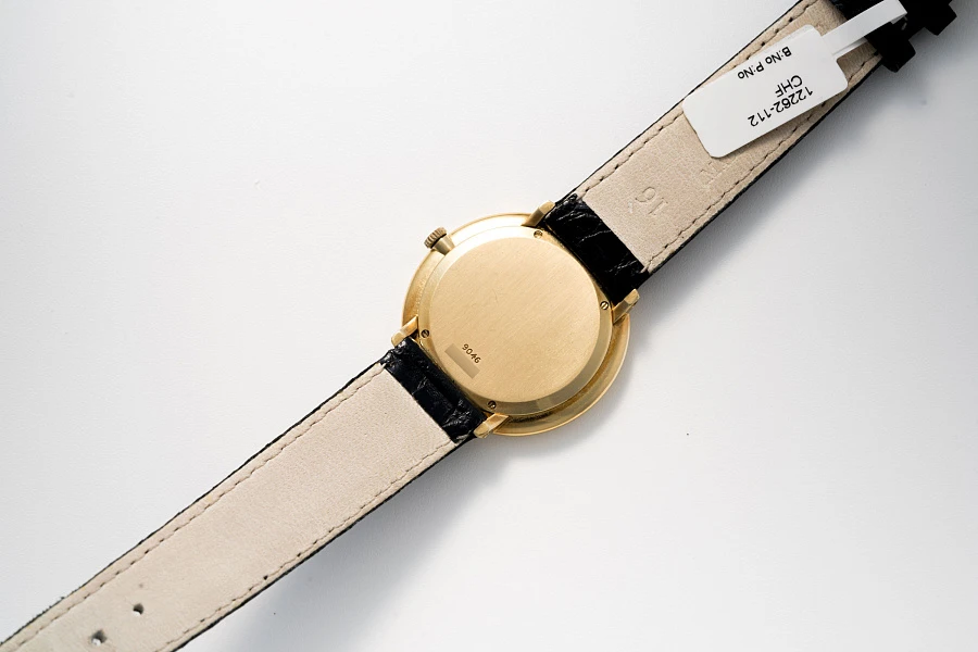 Diamond Bezel Ref. 9046 in 18k Yellow Gold