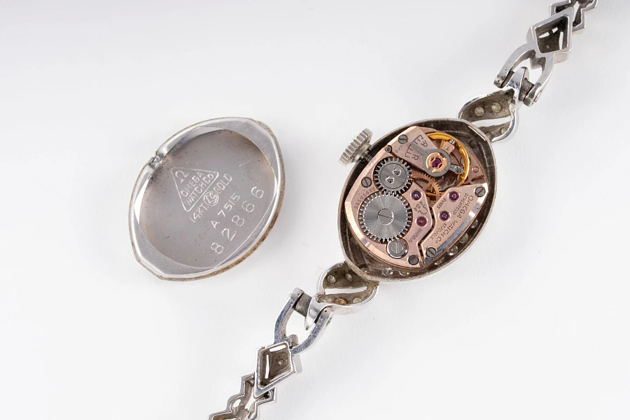 Cocktail Watch Ref. A7515 in 14k White Gold