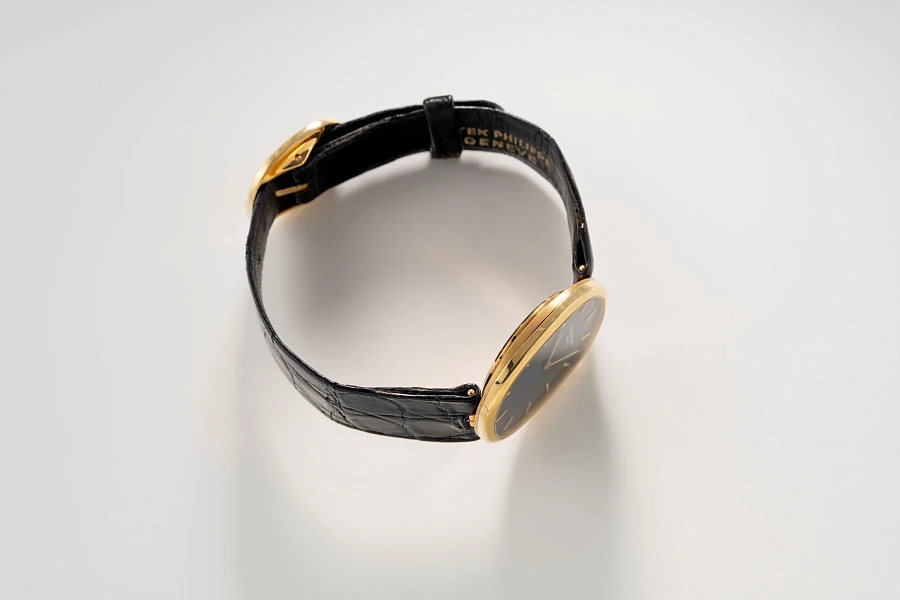 Ellipse Ref. 3848 in 18k Yellow Gold