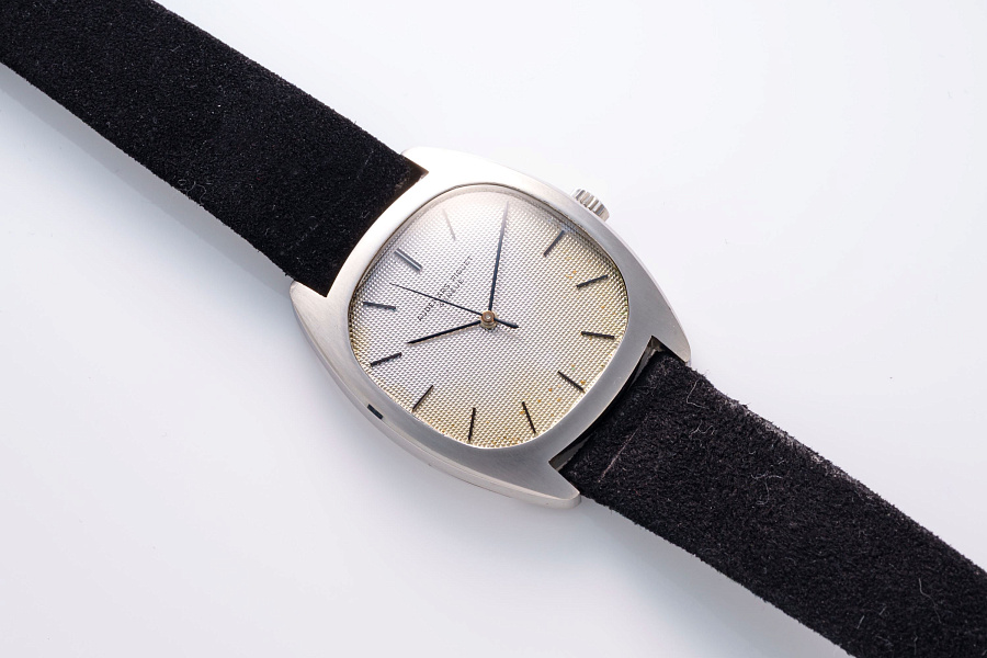 Cushion Case Ref. 5369 in Stainless Steel