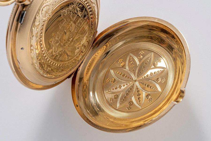 Pocket Watch with Fully Engraved Case in 18k Yellow Gold