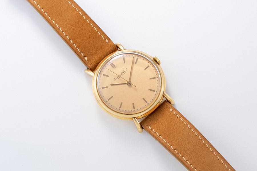 Fancy Lugs Dress Watch in 18k Yellow Gold