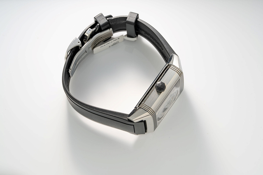 Reverso Squadra Ref. 230.8.77 in Stainless Steel