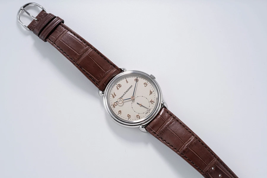 Ineichen Auctioneers - Big 8 Japan Edition in Stainless Steel