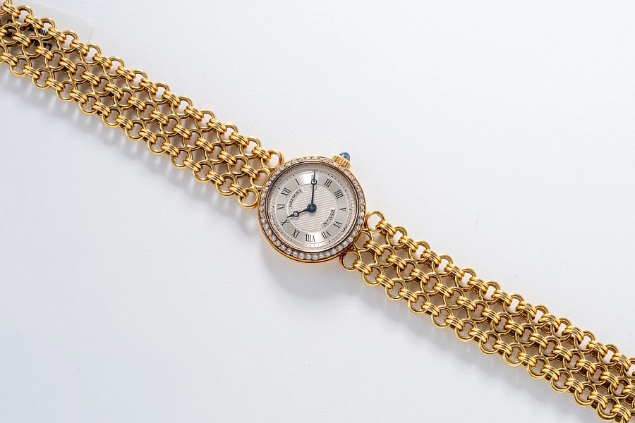 Classique Ladies Watch in 18k Yellow Gold