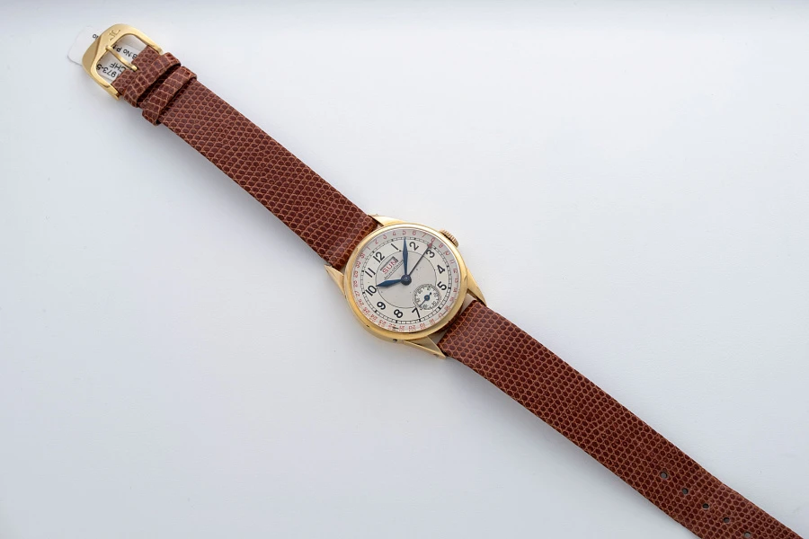 Calendar in 18k Yellow Gold