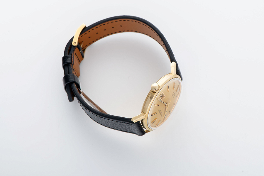 DeLuxe Automatic Ref. 807A in 18k Yellow Gold