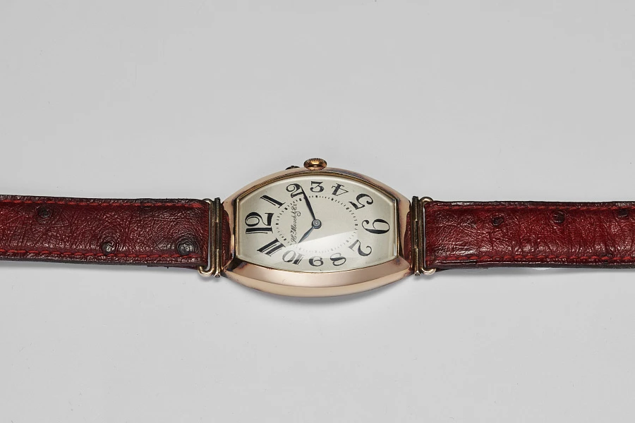 H. Moser & Cie Tonneau