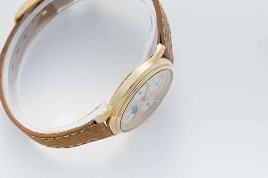 Automatic Triple Calendar Ref. 15958 in 18k Yellow Gold