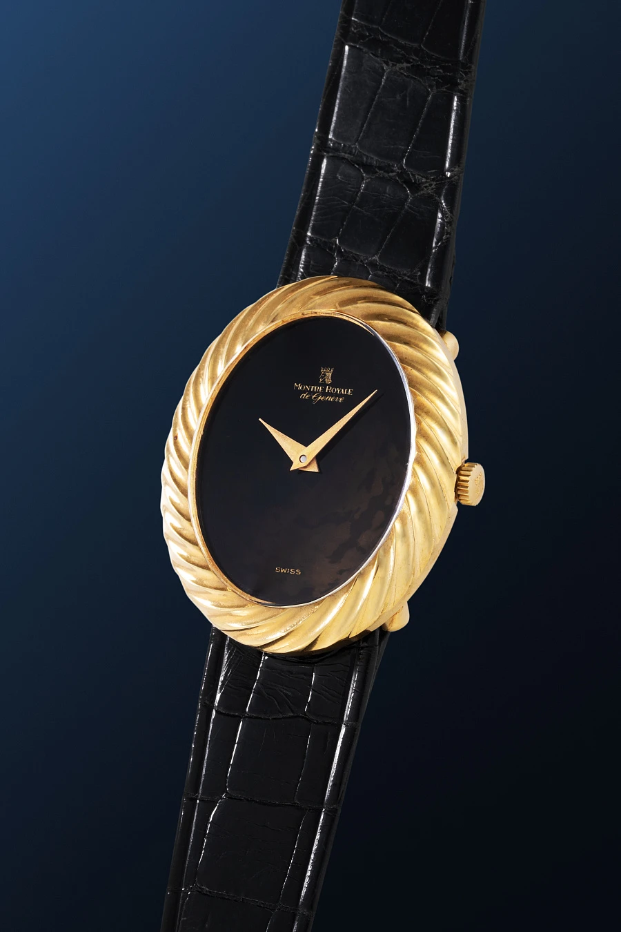 Rope Bezel Oval Dress Watch in 18k Yellow Gold