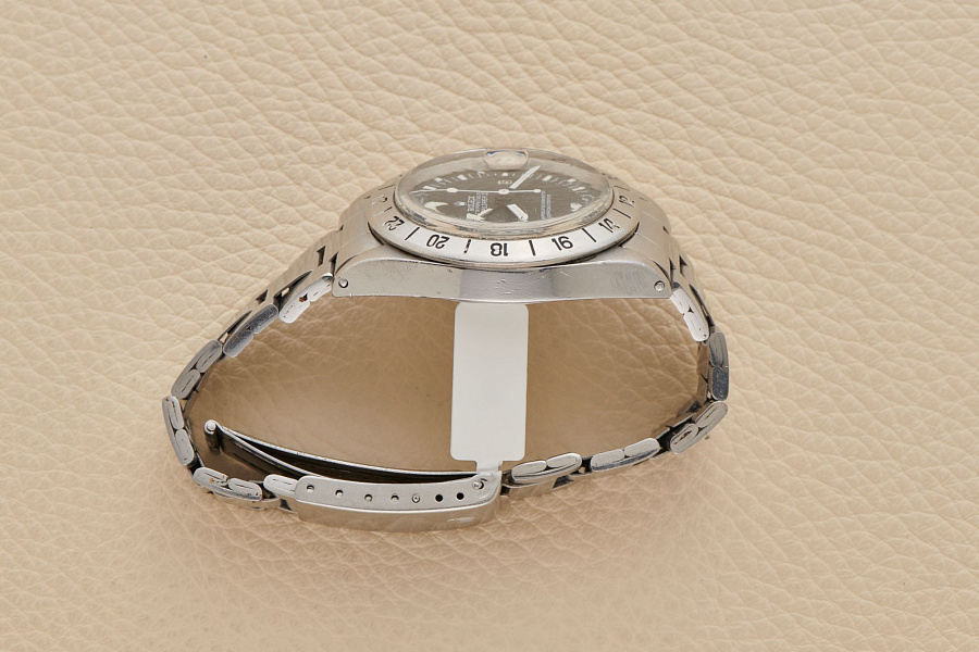 McQueen Albino 1655, MK 2