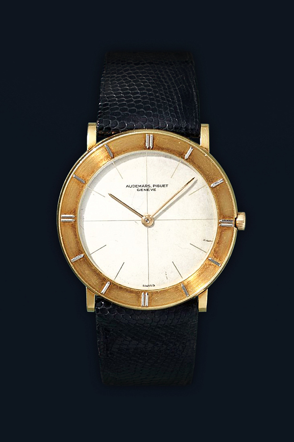 Ultra Slim 'Extrapiatto' Vintage Dress Watch in 18k Yellow Gold