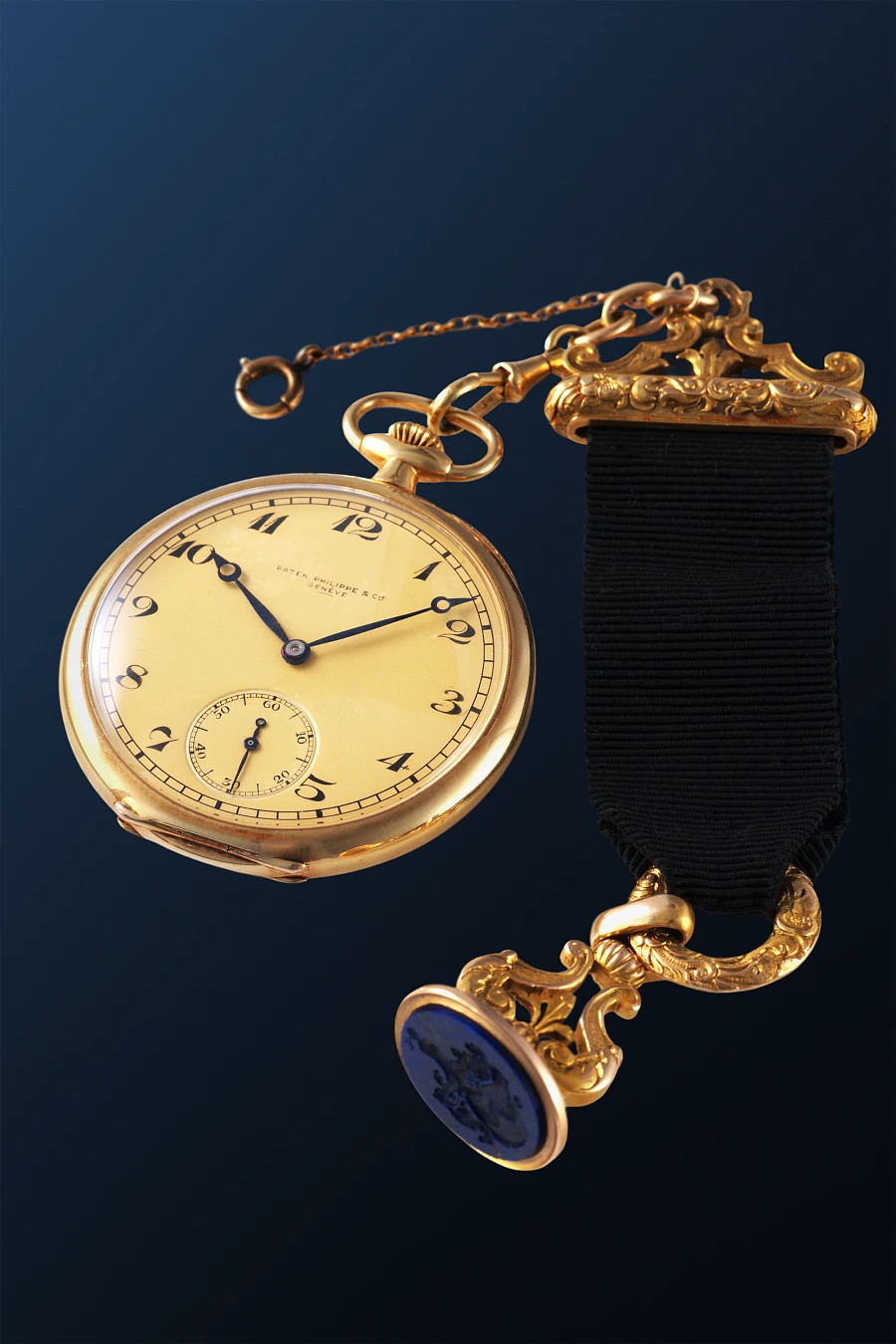 Pocket Watch in 18k Yellow Gold on Decorative Seal Pendant