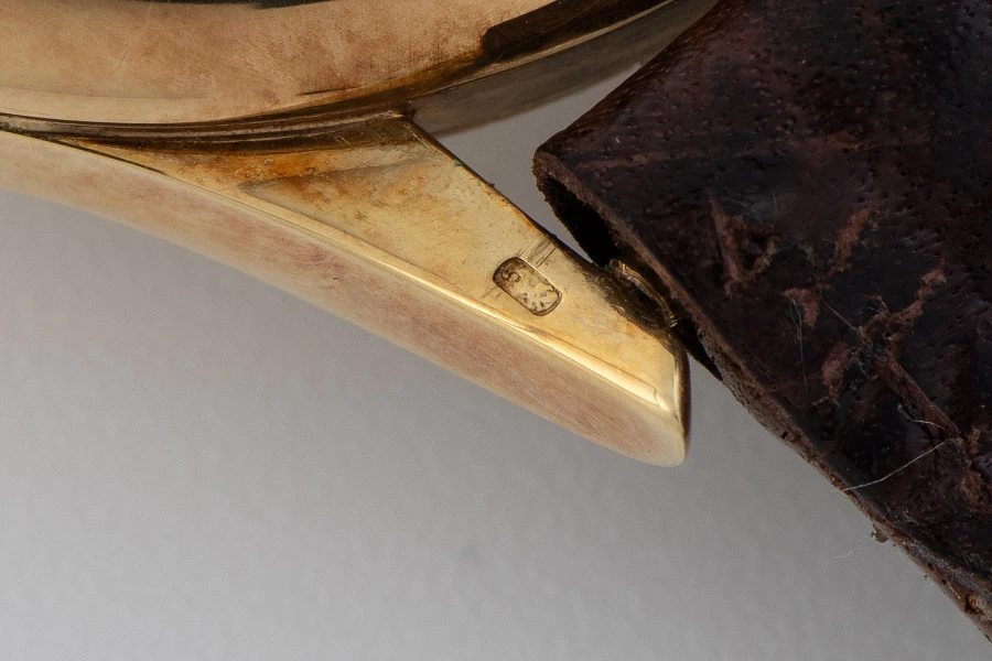 Monodatic in 18k Yellow Gold