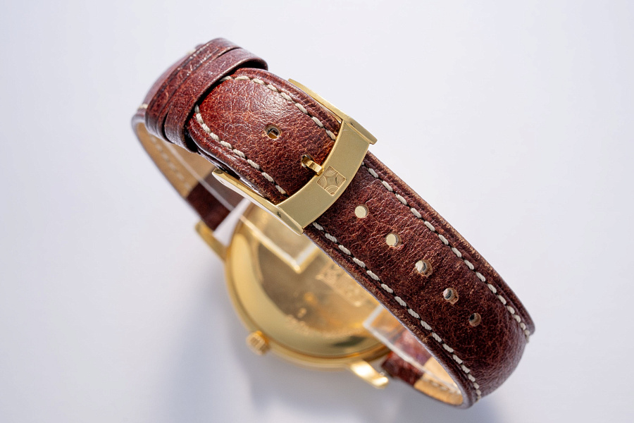 Elite GMT Ref. 30.0011.672 in 18k Yellow Gold