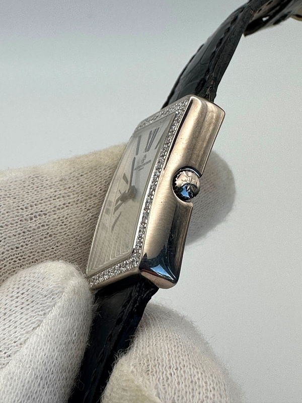 MCMLXXII (1972) Asymmetric White Gold Diamonds