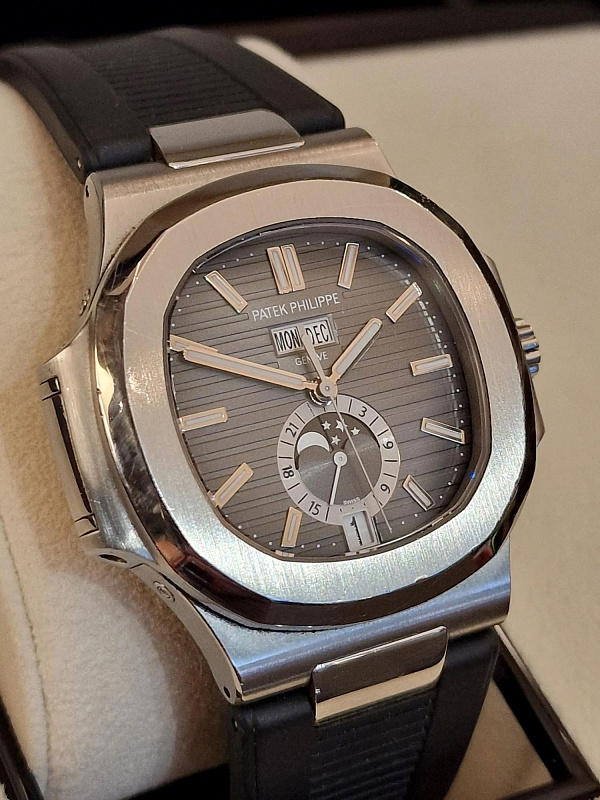 Nautilus Annual Calendar 5726A-001 Never Polished