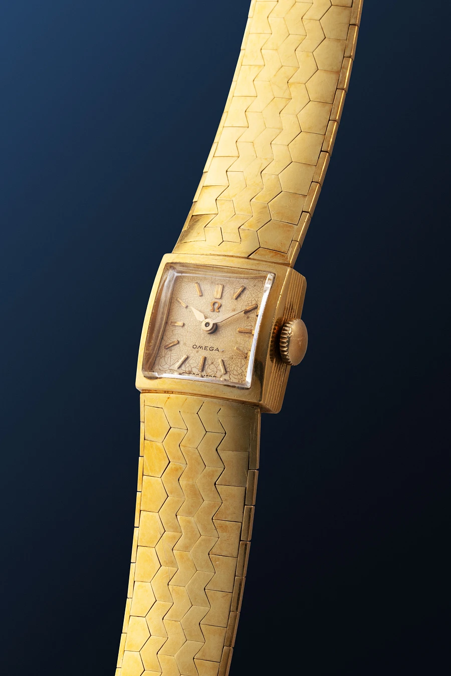 Square Ladies Watch in 18k Yellow Gold