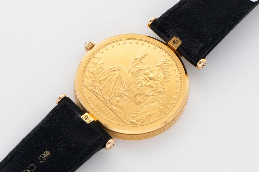 Helvetica Ref. 5564556 in 18k Yellow Gold