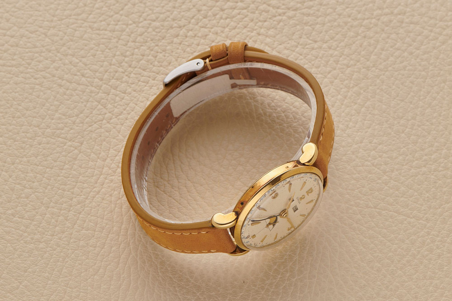 Cosmic Triple-date 18 Yellow-Gold