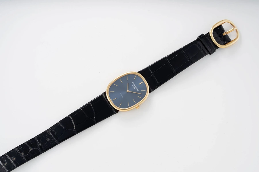 Ellipse 'Gübelin' Double-Signed in 18k Yellow Gold