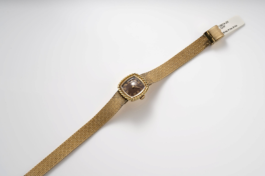 Rope Bezel Ladies Watch in 14k Yellow Gold