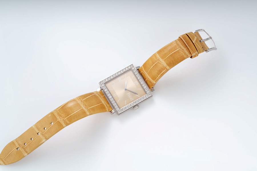 Altiplano Square Ref. P10181 in 18k White Gold