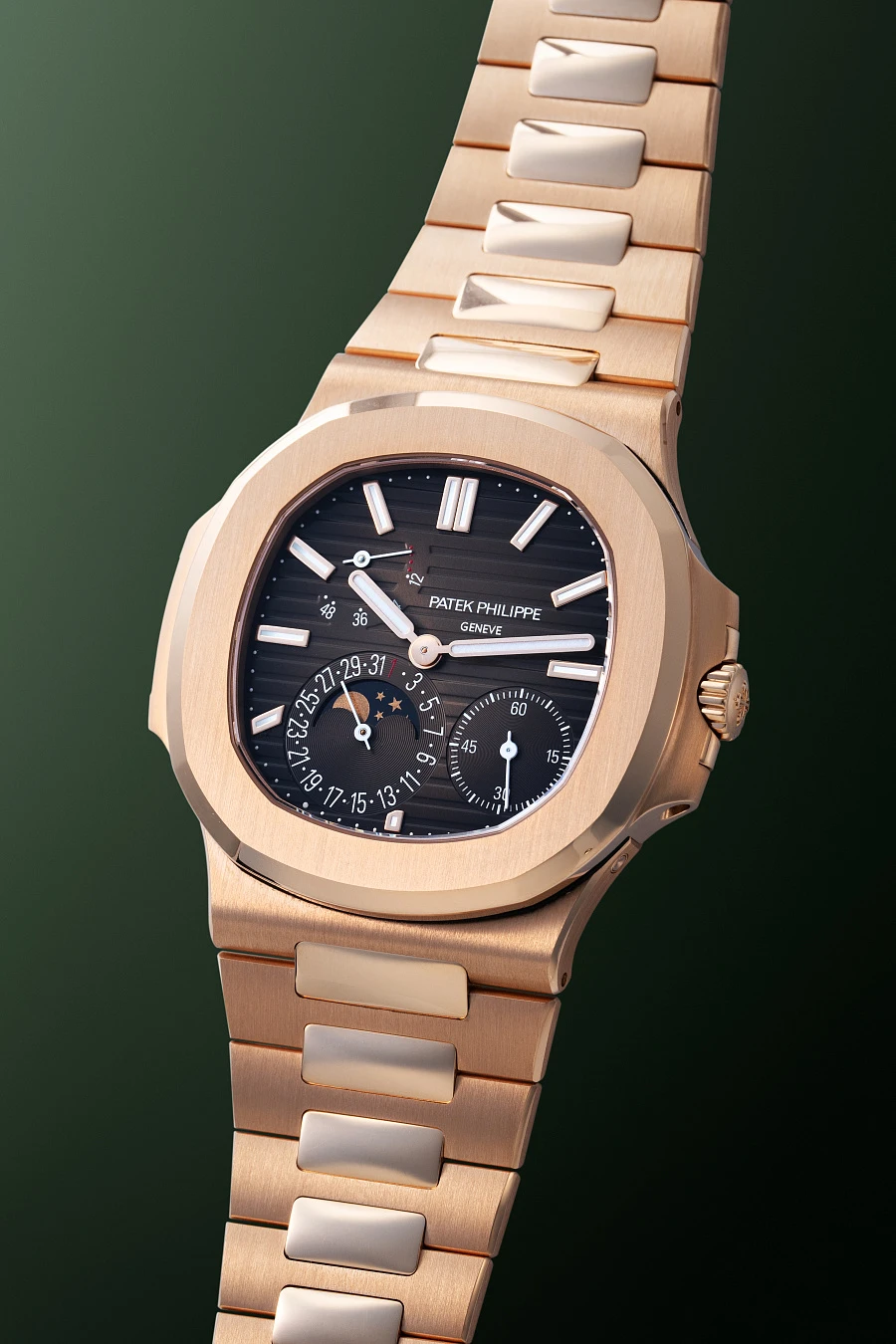 Nautilus Ref. 5712R in 18k Rose Gold