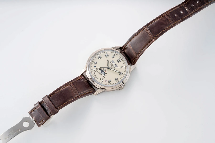 Perpetual Calendar Ref. 5320G in 18k White Gold