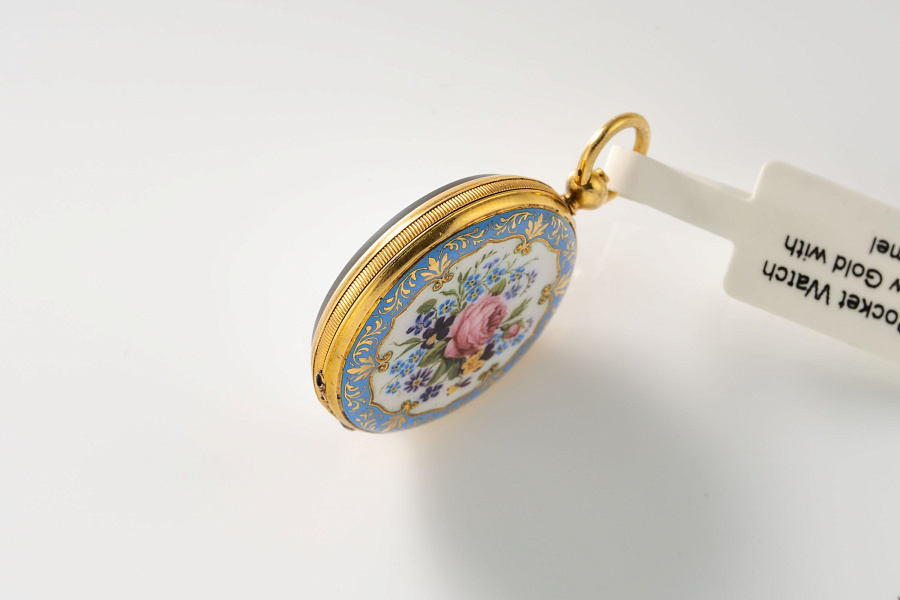 Miniature Pocket Watch in 18k Yellow Gold with Painted Enamel Caseback