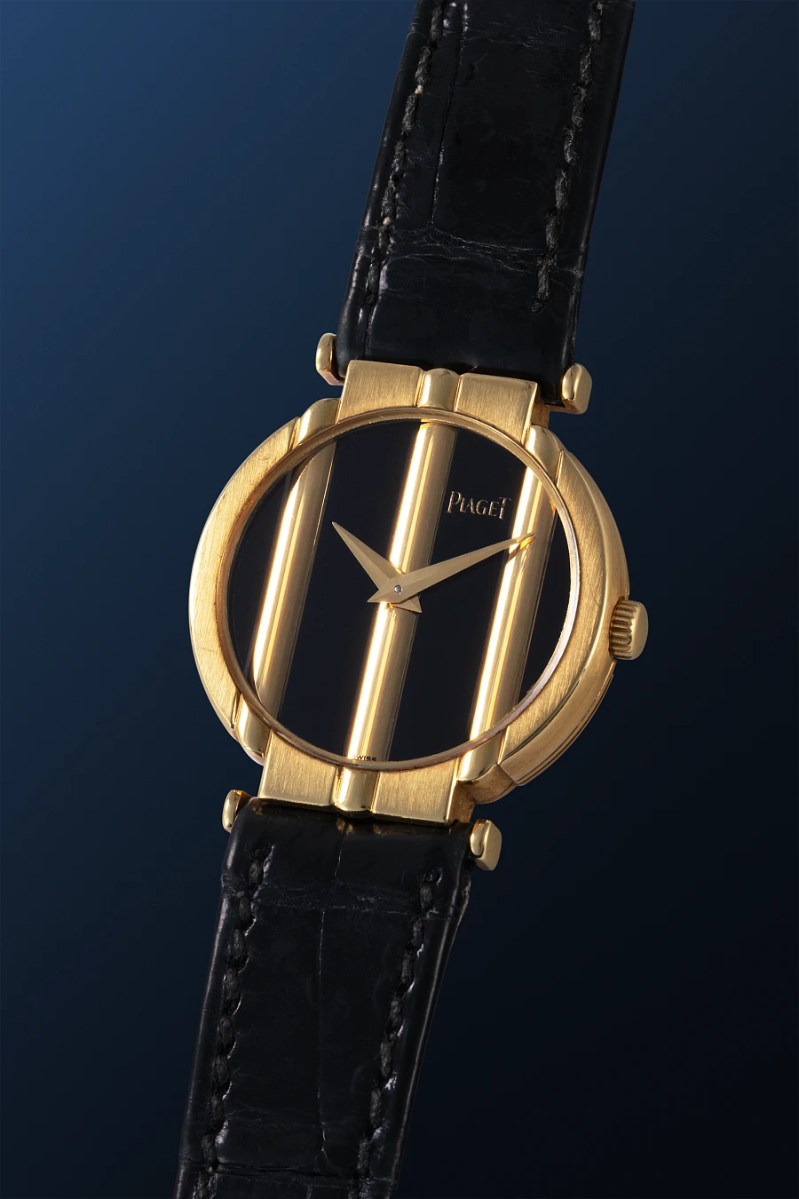 Onyx Ref. 8263 in 18k Yellow Gold