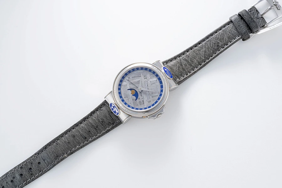 Meteorite Peary Ref. 71.450.70 in Platinum with Pointer Date and Moonphase