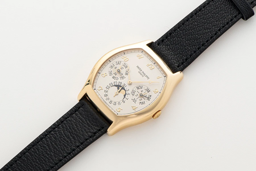 Tonneau Perpetual Calendar Ref. 5040J in 18k Yellow Gold