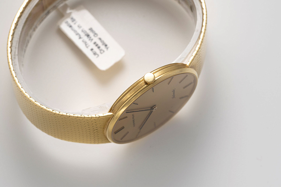 Ultra Thin Automatic Dress Watch in 18k Yellow Gold