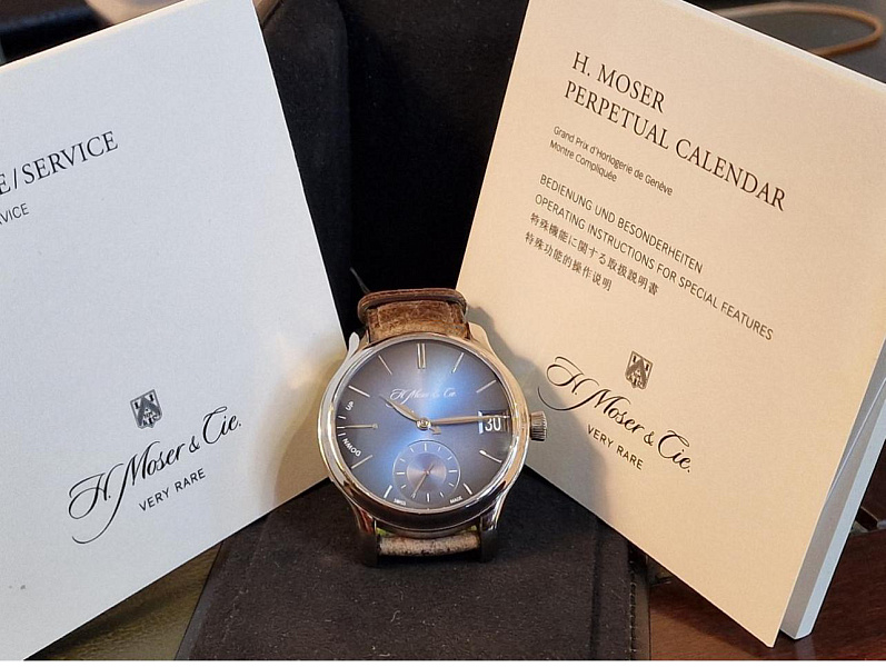 Endeavour Perpetual Calendar White Gold