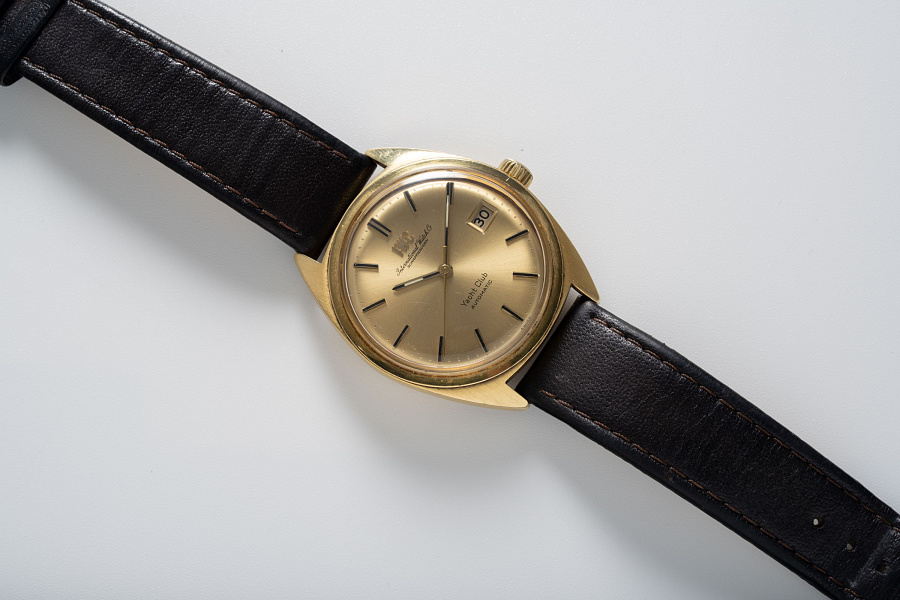 Yacht Club Automatic Ref. R811A in 18k Yellow Gold