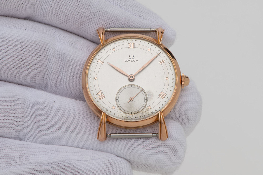 Fancy Lugs Dress Watch in 18k Rose Gold