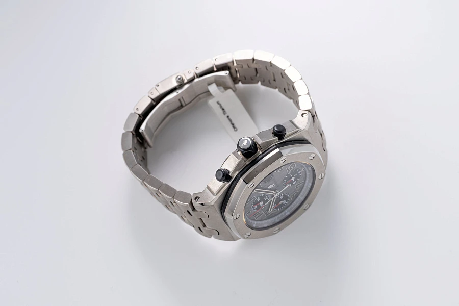 Royal Oak Offshore Ref. 26170TI in Titanium