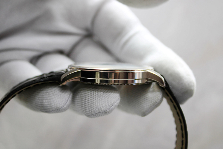 Patrimony Traditionnelle Date Automatic White Gold