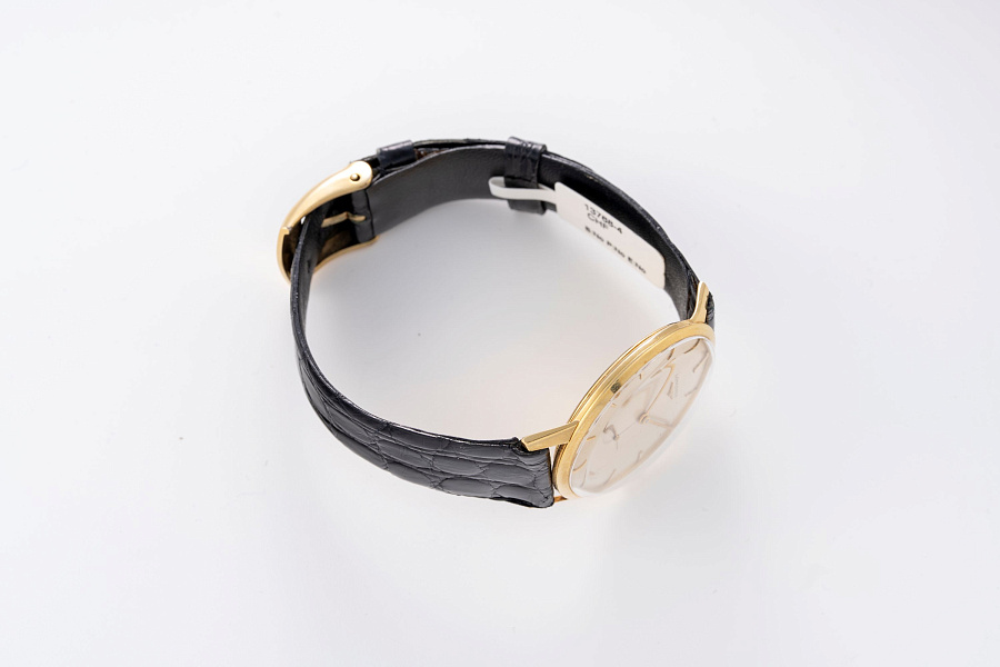 Slim Dress Watch Ref. 1404 in 18k Yellow Gold