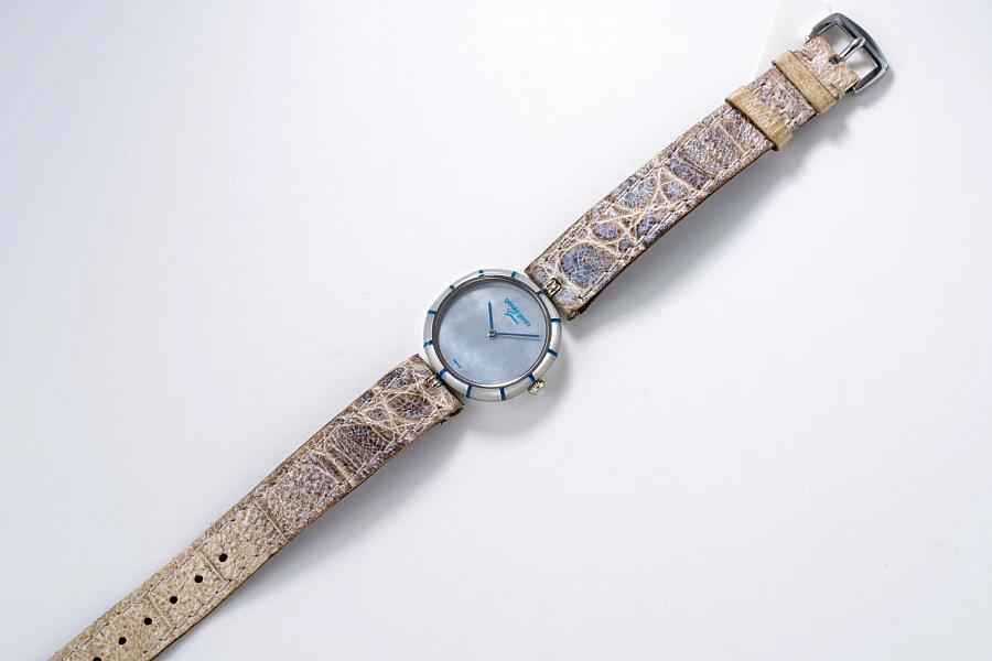 Piece Unique Abalone Ref. G2727 in 18k White Gold