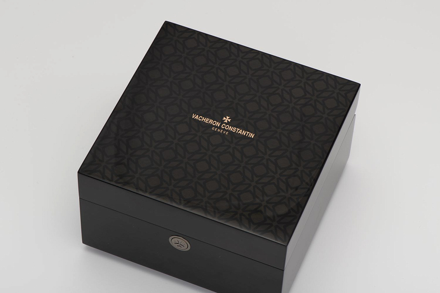 Blue Dial Overseas Chronograph Ref. 5500V in 18k Rose Gold